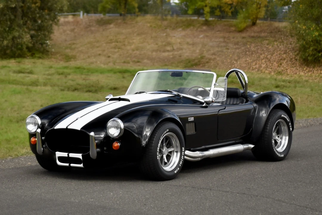 Shelby Cobra Replica - Image 8 of 31