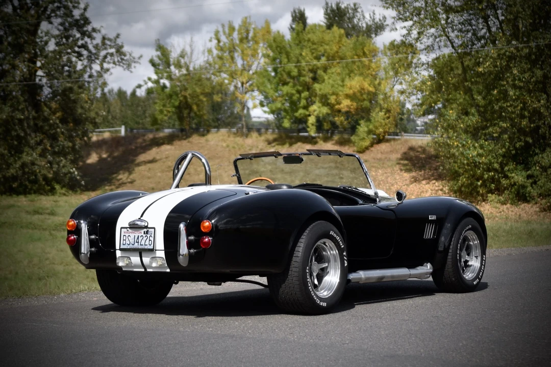 Shelby Cobra Replica - Image 24 of 31