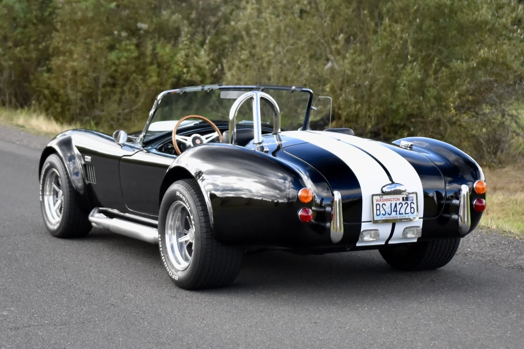 Shelby Cobra Replica - Image 29 of 31