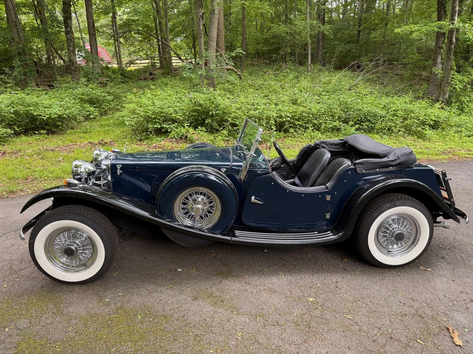 Jaguar Replica - Image 7 of 31