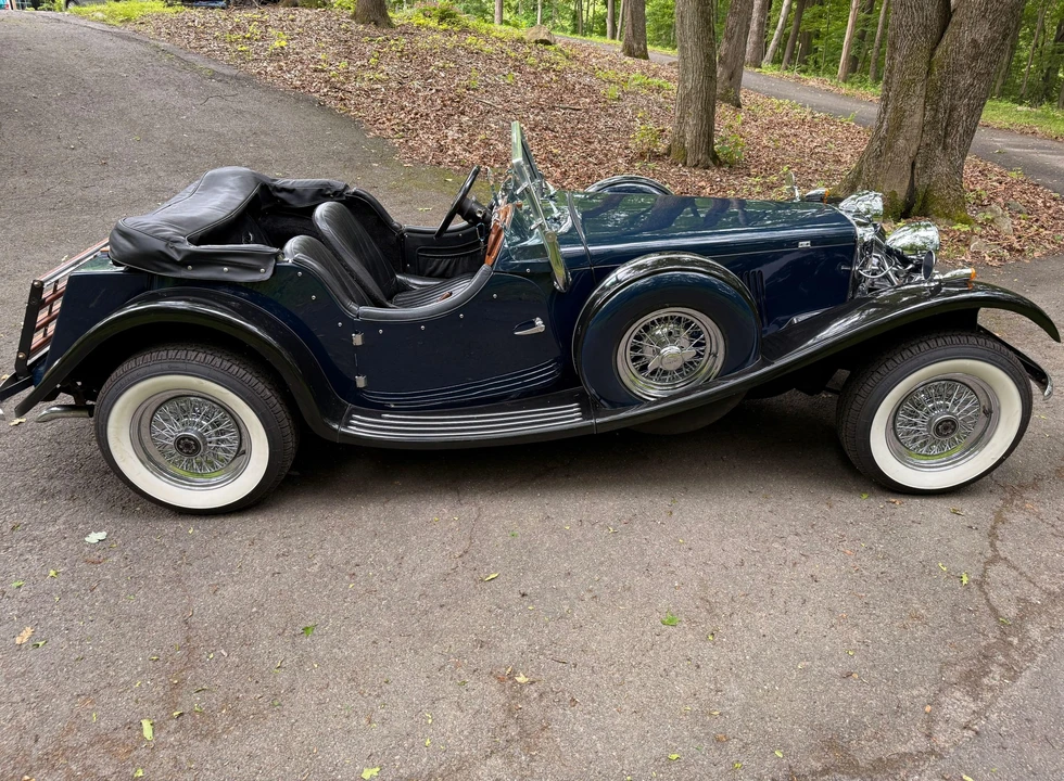 Jaguar Replica - Image 3 of 31