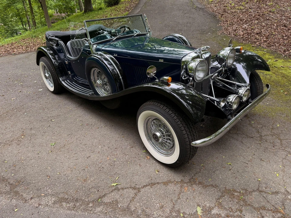 Jaguar Replica - Image 2 of 31