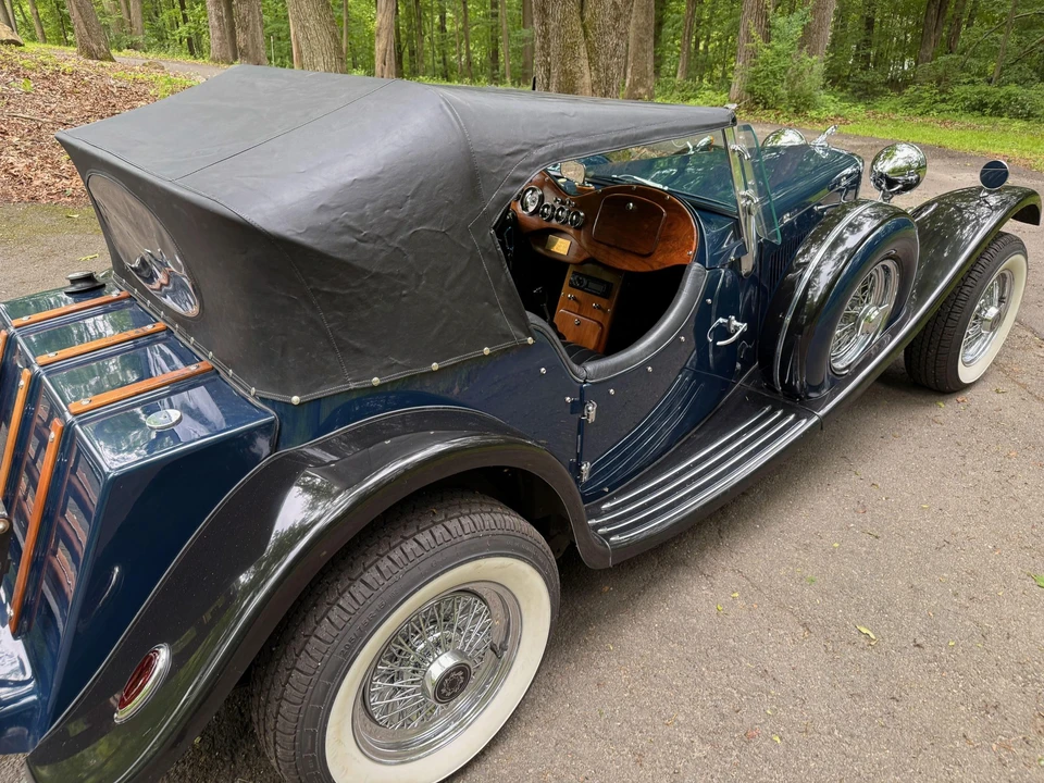 Jaguar Replica - Image 22 of 31
