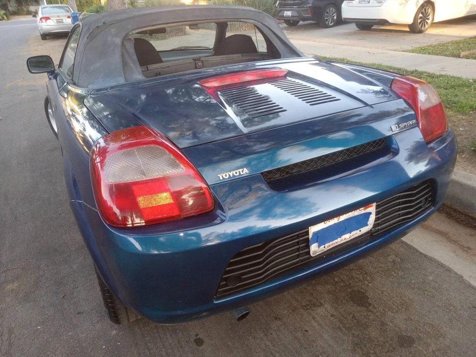 2000 Toyota MR2 Spyder/MR-S - Image 11 of 24