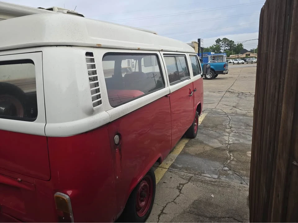 Volkswagen Type 2 - Image 5 of 6