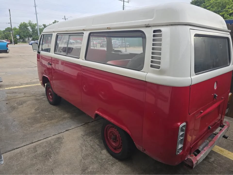 Volkswagen Type 2 - Image 4 of 6