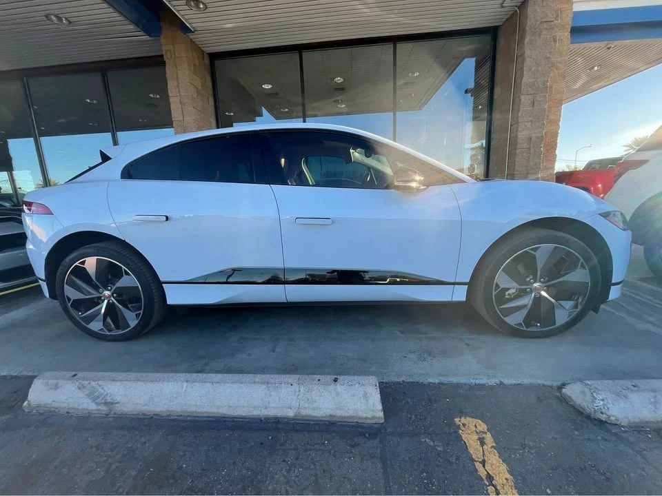 2022 Jaguar I-Pace - Image 4 of 10