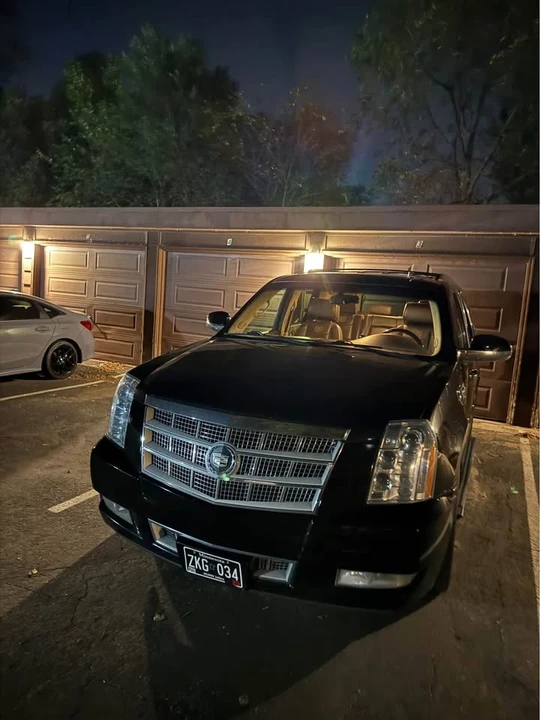 2011 Cadillac Escalade & EXT 3rd Gen - Image 2 of 7