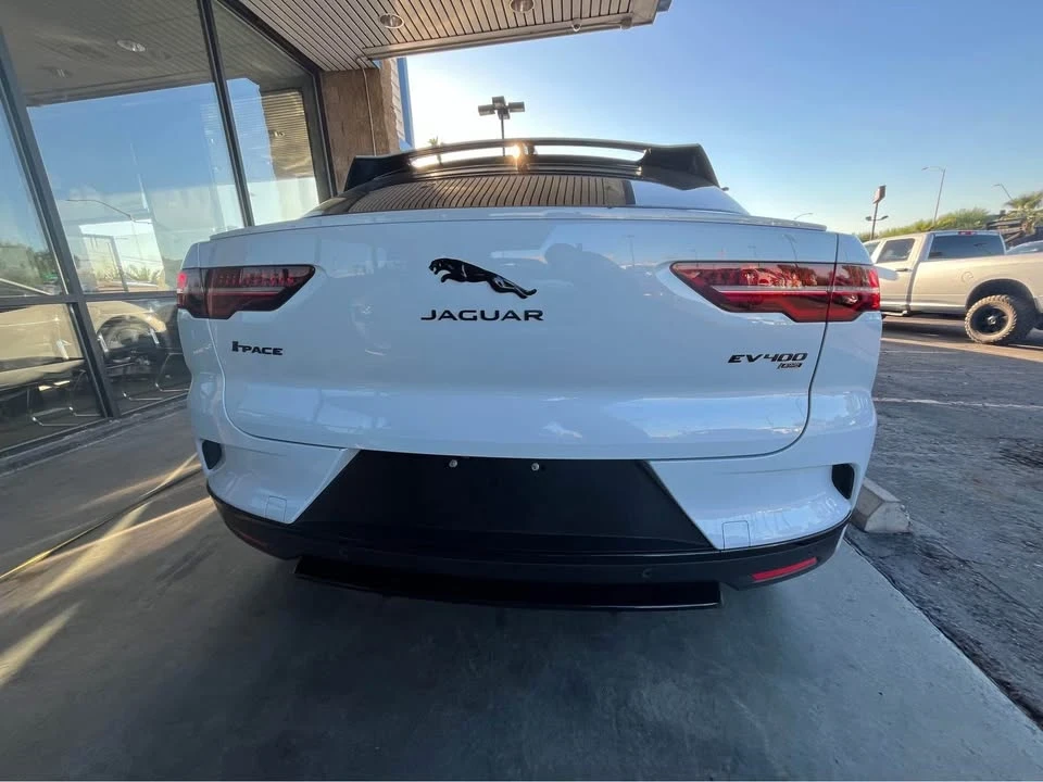 2022 Jaguar I-Pace - Image 2 of 10