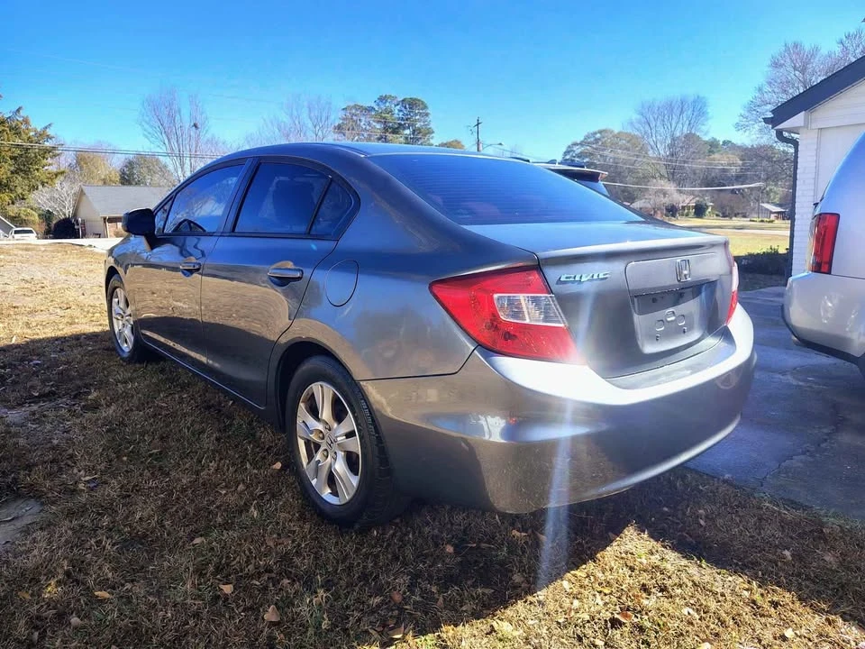 2012 Honda Civic 9th Gen - Image 2 of 8
