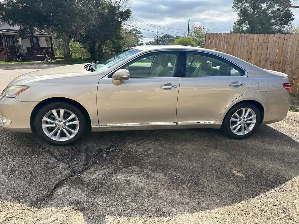 2010 Lexus ES 5th Gen - Image 9 of 9
