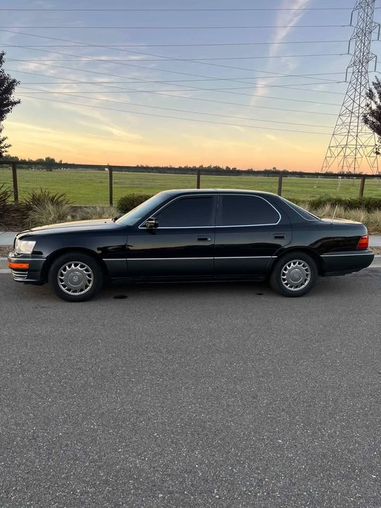 1991 Lexus LS 1st Gen - Image 3 of 10