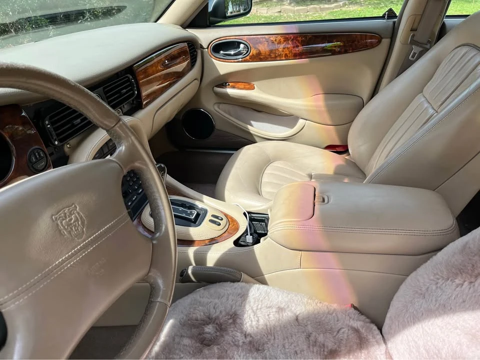 2002 Jaguar X308 XJ - Image 4 of 10