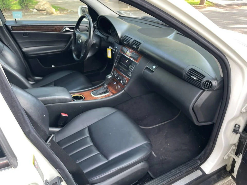 2007 Mercedes-Benz W203 C-Class - Image 12 of 24