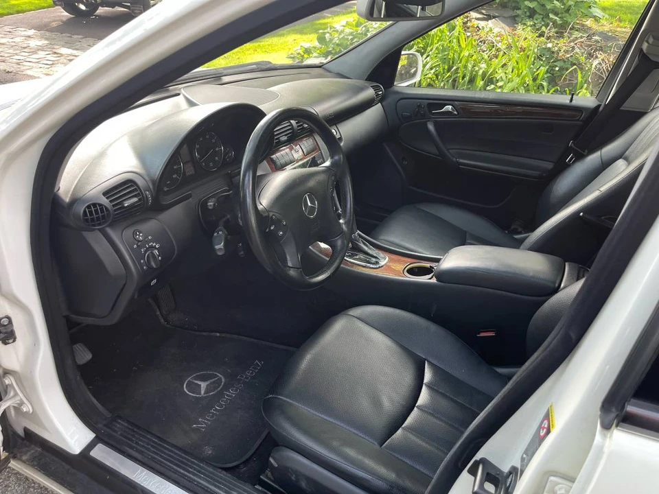 2007 Mercedes-Benz W203 C-Class - Image 10 of 24