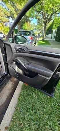 2013 Porsche 958 Cayenne S - Image 16 of 17