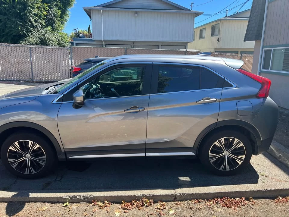 2019 Mitsubishi Eclipse Cross - Image 4 of 8