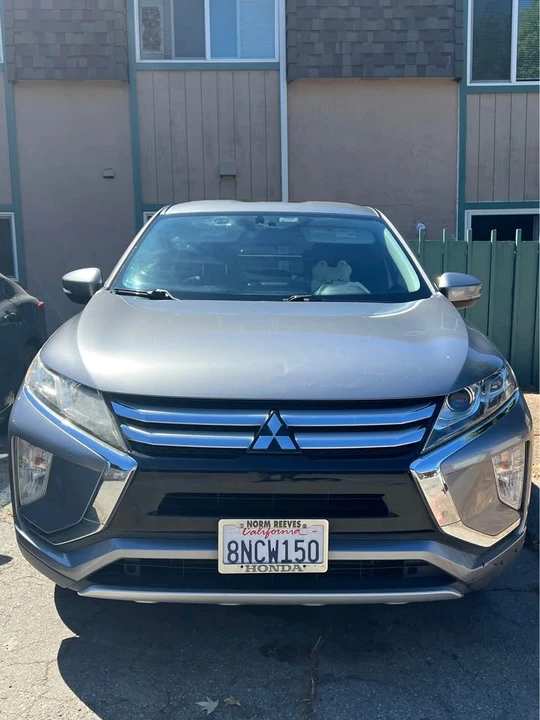 2019 Mitsubishi Eclipse Cross - Image 2 of 8