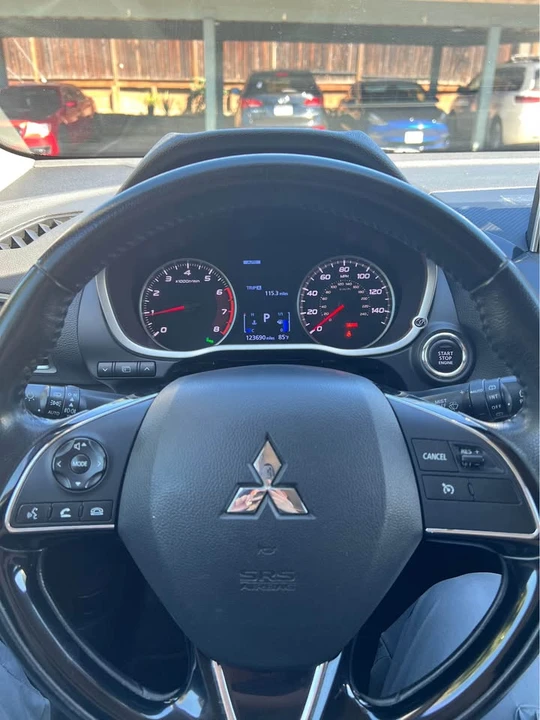 2019 Mitsubishi Eclipse Cross - Image 6 of 8