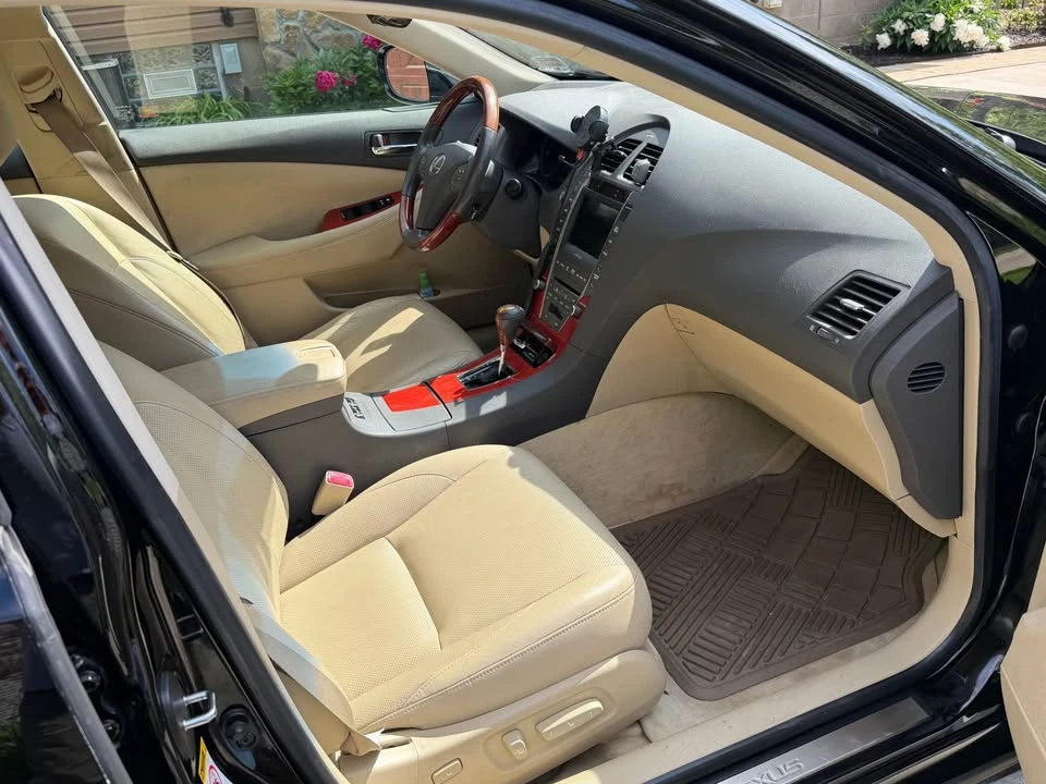 2007 Lexus ES 5th Gen - Image 2 of 10