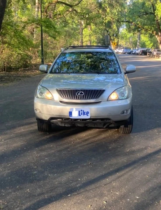 2004 Lexus RX 2nd Gen - Image 5 of 8