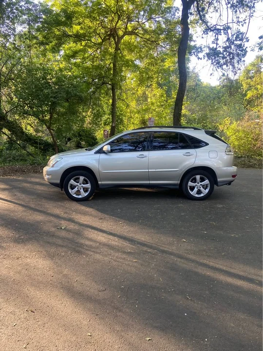 2004 Lexus RX 2nd Gen - Image 2 of 8