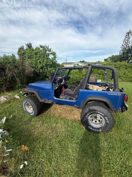 1993 Jeep YJ Wrangler - Image 7 of 23