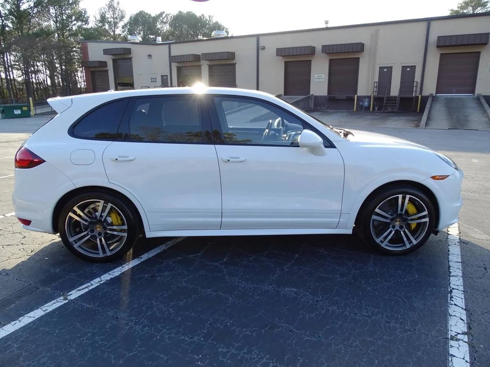 2013 Porsche 958 Cayenne GTS - Image 2 of 3