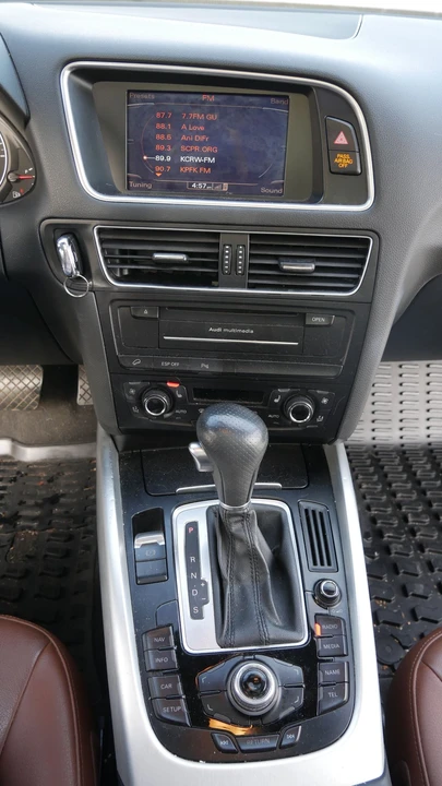 2010 Audi 8R Q5 - Image 10 of 13
