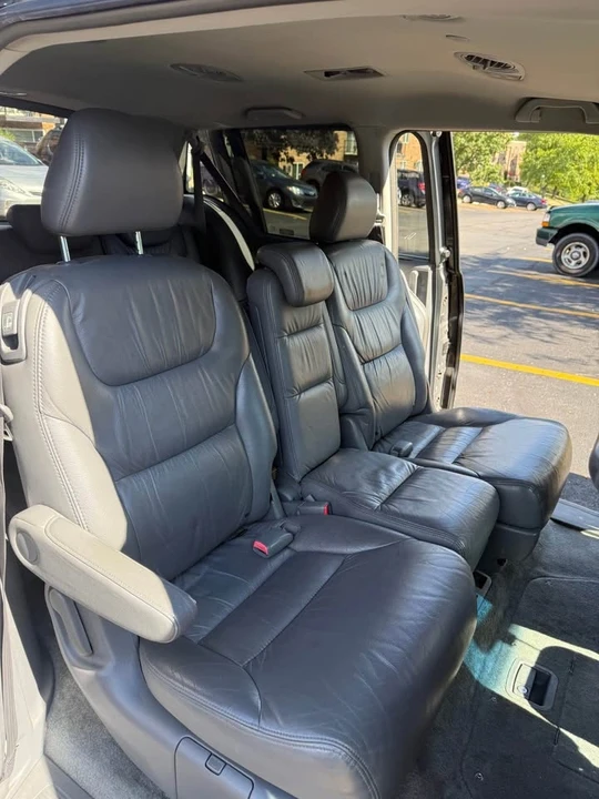 Honda Odyssey - Image 2 of 8