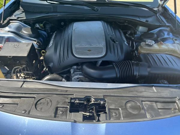 2011 Chrysler 300 (2005-2023) - Image 6 of 12