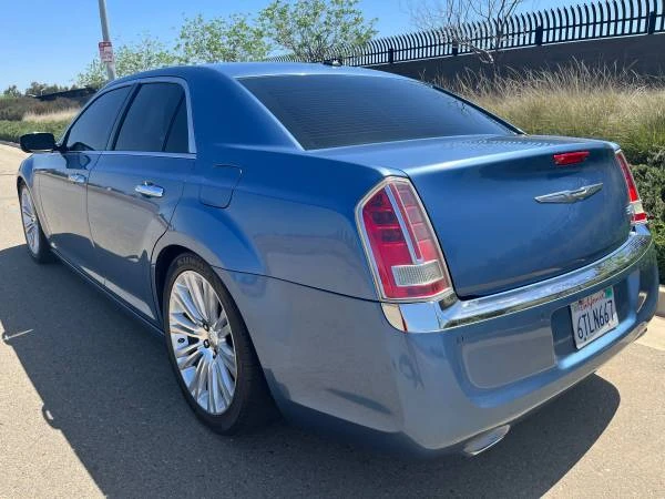 2011 Chrysler 300 (2005-2023) - Image 4 of 12