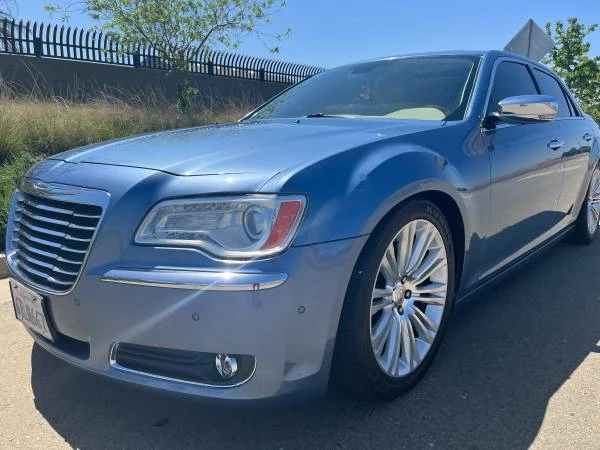 2011 Chrysler 300 (2005-2023) - Image 2 of 12