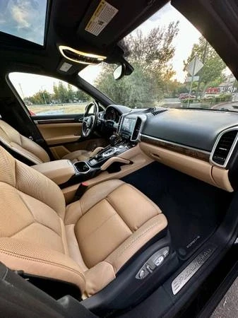 2017 Porsche 958 Cayenne - Image 14 of 21