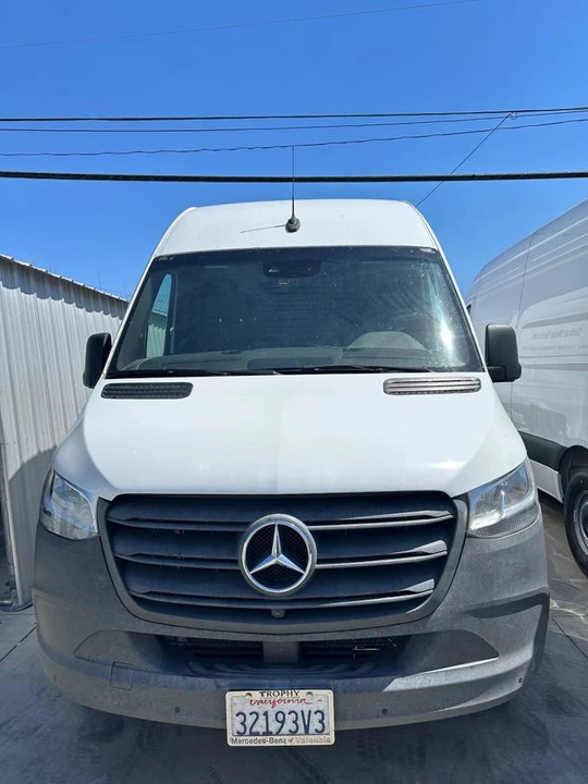2023 Mercedes-Benz VS30 Sprinter - Image 2 of 15