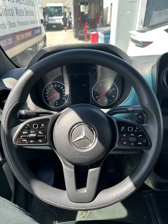 2023 Mercedes-Benz VS30 Sprinter - Image 14 of 15