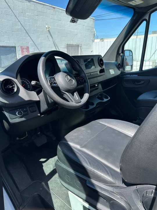 2023 Mercedes-Benz VS30 Sprinter - Image 10 of 15
