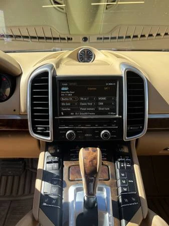 2012 Porsche 958 Cayenne - Image 14 of 16