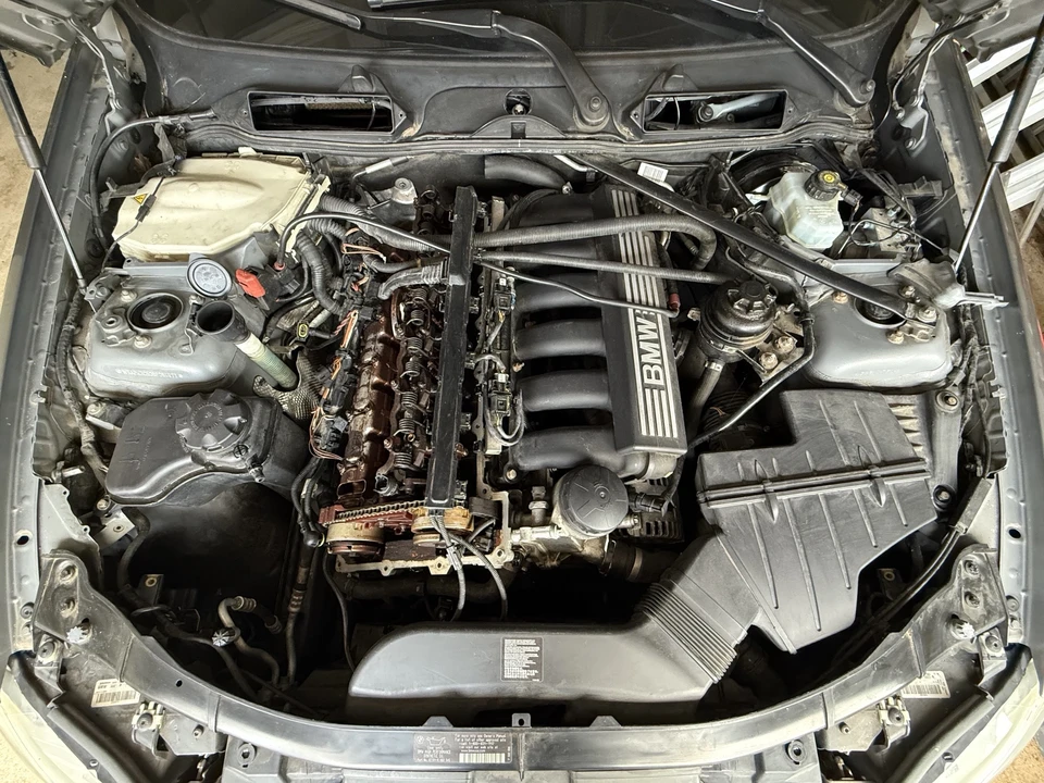 2011 BMW E90 3 Series Sedan - Image 6 of 6
