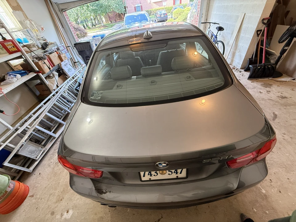 2011 BMW E90 3 Series Sedan - Image 4 of 6