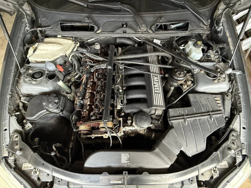 2011 BMW E90 3 Series Sedan - Image 10 of 12