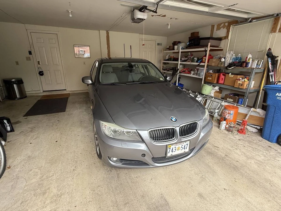 2011 BMW E90 3 Series Sedan - Image 3 of 12