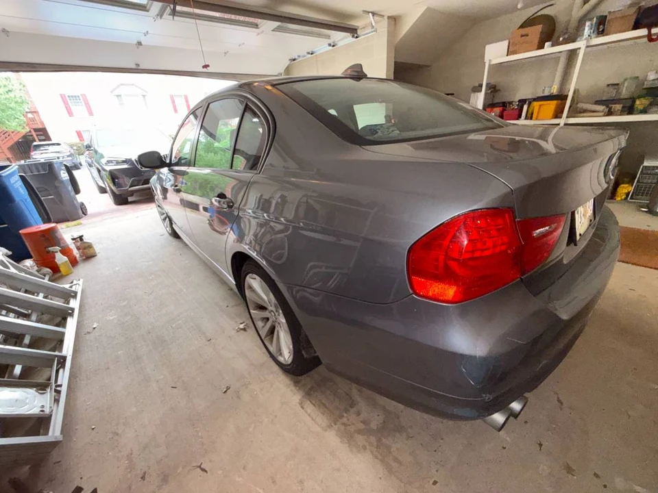 2011 BMW E90 3 Series Sedan - Image 5 of 12