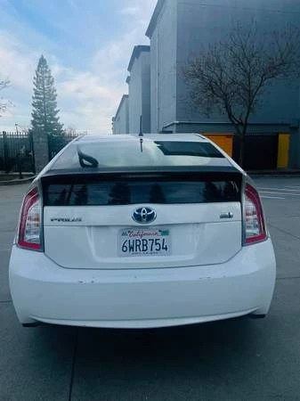 Toyota Prius - Image 7 of 8