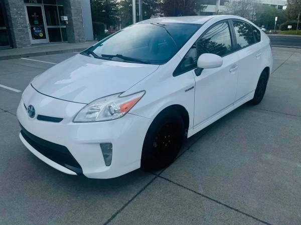 Toyota Prius - Image 5 of 8