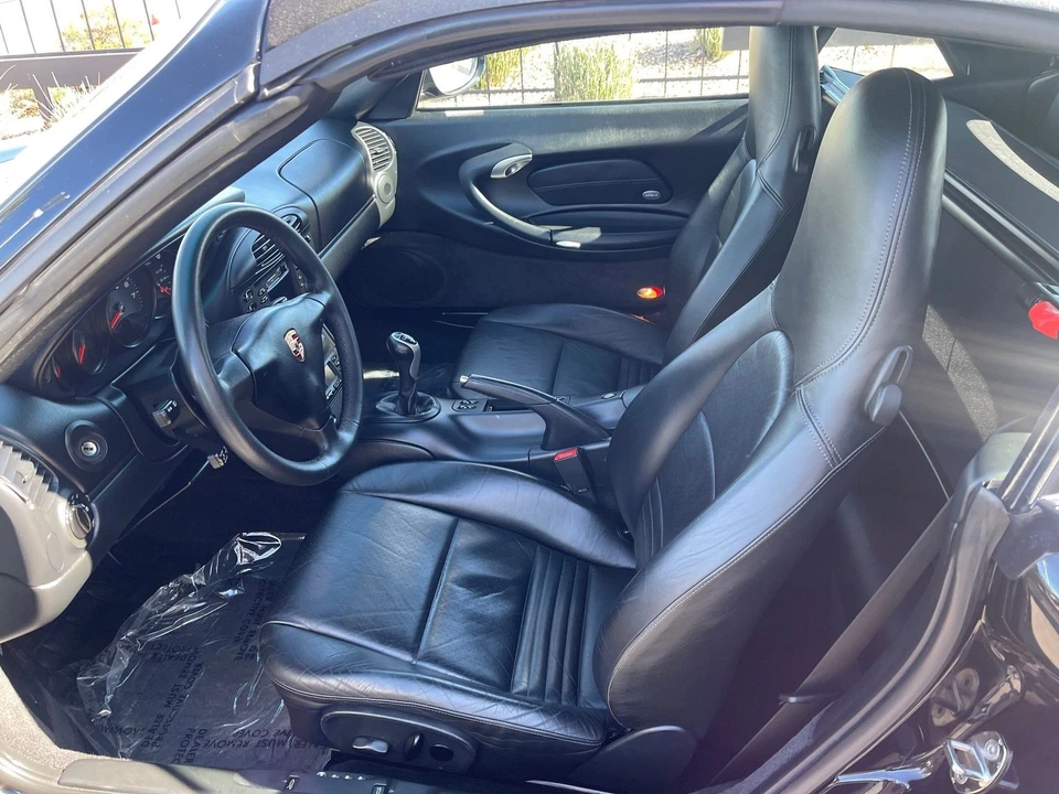 2001 Porsche 996 Carrera 4 - Image 6 of 10