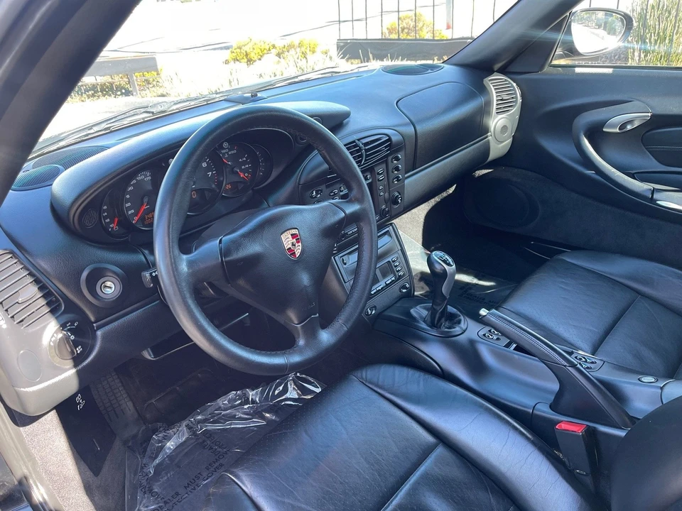 2001 Porsche 996 Carrera 4 - Image 7 of 10