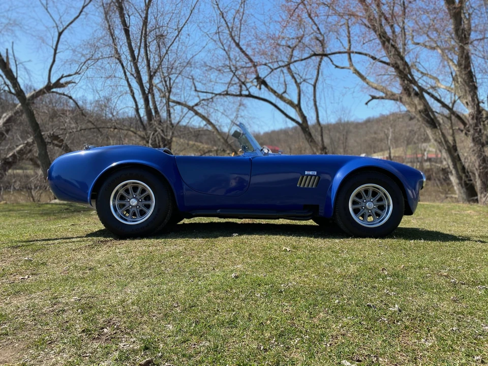 Shelby Cobra Replica - Image 8 of 31
