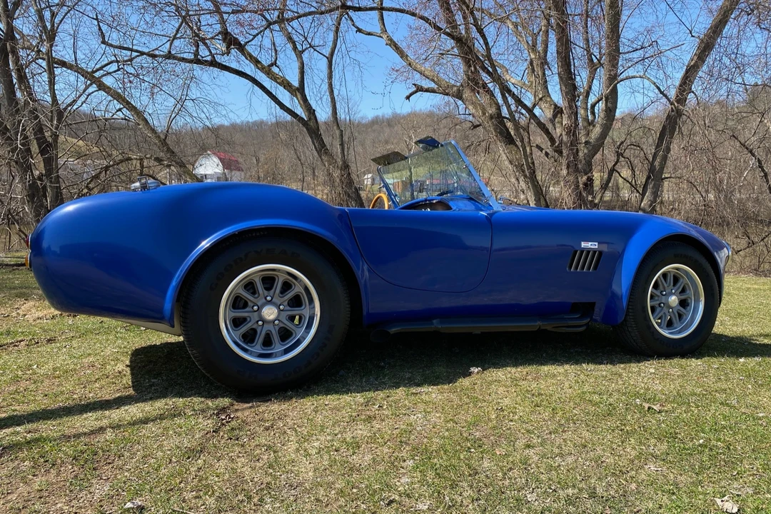 Shelby Cobra Replica - Image 7 of 31