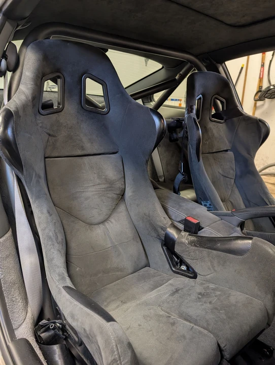 Parts & Memorabilia Seats & Interior - Image 2 of 6